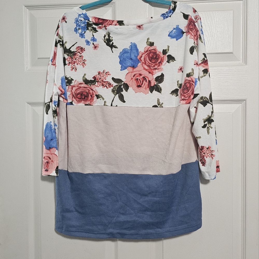 Color Block Top - Picture 2 of 4